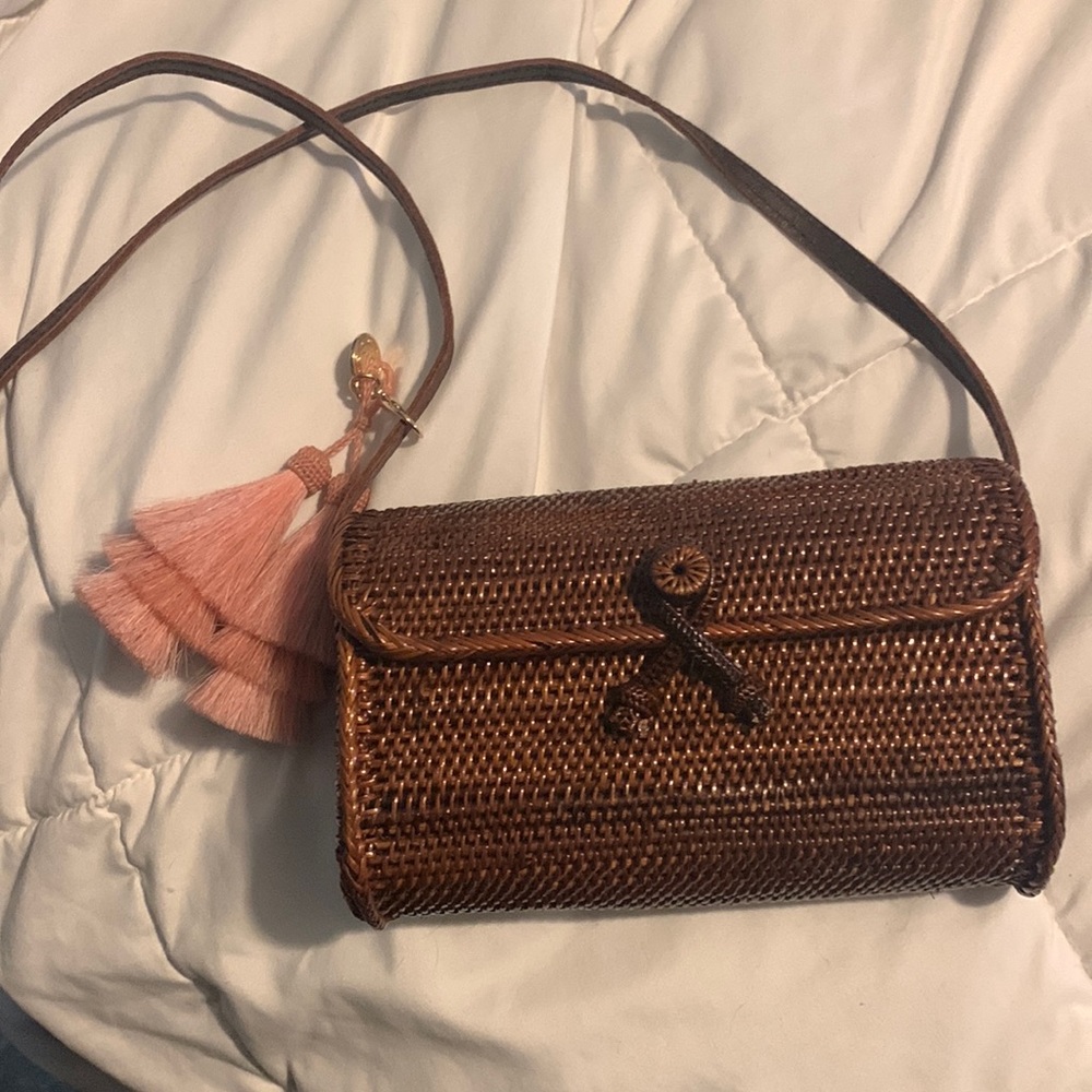NWOT Lisi Lerch raffia purse with tassel